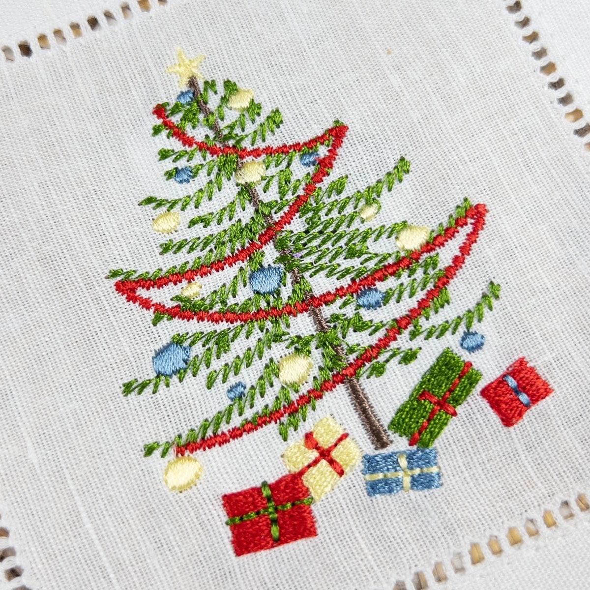 Primitive Christmas Aunt Martha's #4033 Vintage Embroidery Hot