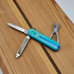 Victorinox Classic SD 58mm  Swiss Army Tool