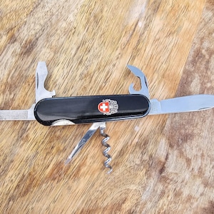Wenger Dynasty Series  Ivanhoe Vintage Discontinued 85mm Swiss Army Tool Rare