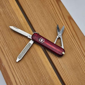 Victorinox Classic SD 58mm  Swiss Army Tool