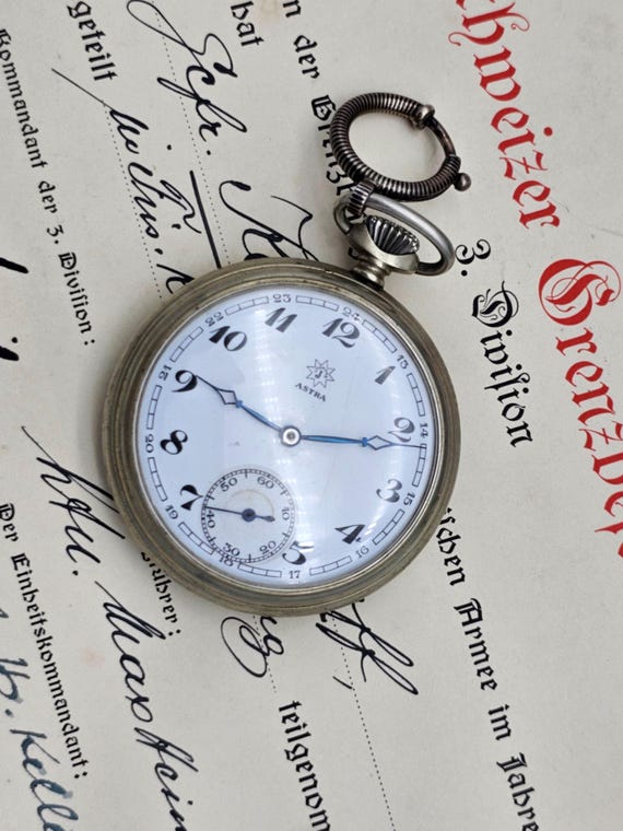 Antike Militär JUNGHANS Astra Taschenuhr 1920er Jahre Selten