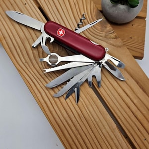 Wenger Matterhorn Original  Vintage Discontinued 85mm Swiss Army Tool Rare find