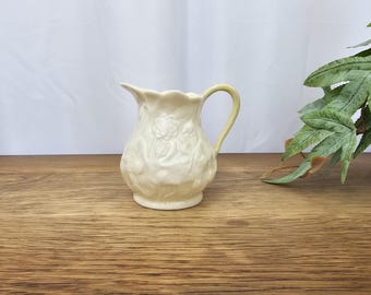 Jarra de leche vintage Belleek de porcelana irlandesa. Regalo coleccionable de Irlanda.