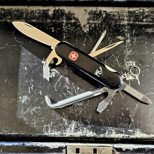 Victorinox explorer plus discontinued shop