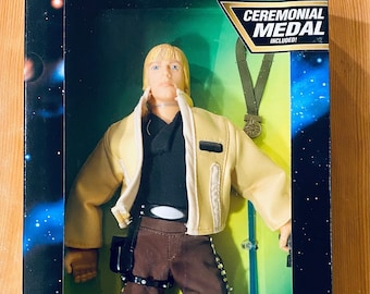 Vintage 1996 Star Wars Luke Skywalker Ceremonial Medal 12-Inch Action Figure: Kenner Action Collection