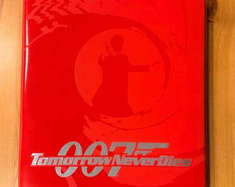 4 Packs of James Bond 007 Goldeneye Vintage Trading Cards. 8 Cards