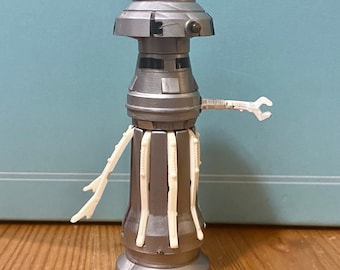 Vintage 1980 Star Wars FX-7 Medical Droid Action Figure: Kenner Empire Strikes Back