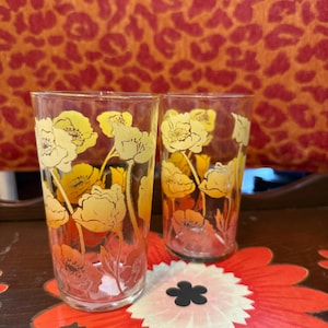 Set of 2 - 70’s Vintage Orange Yellow Ombré Anchor Hocking Morning Glory Flower Drinking Glass Cups