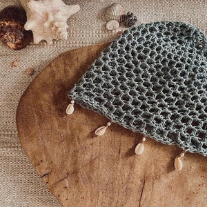 Bonnet en maille crochet fait main Gris