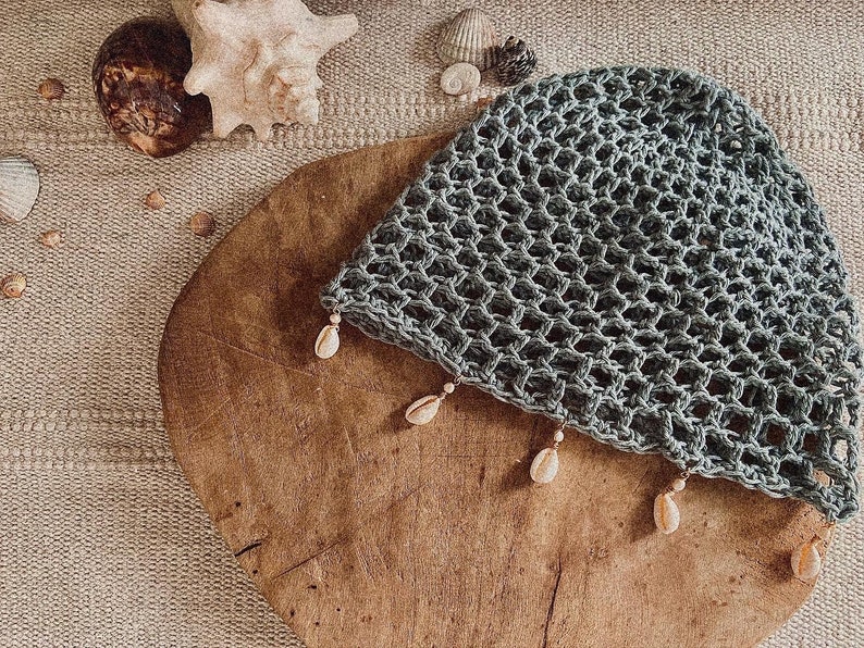 Bonnet en maille crochet fait main Gris