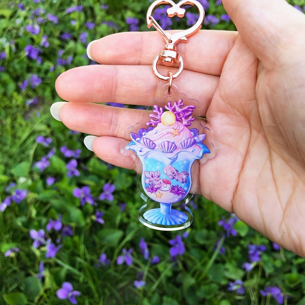 Goldfish Ice Cream Sundae Acrylic Charm Keychain, Pearl Coral Keyring, Cute Anime Fish Bowl Parfait Key Accessory, Kawaii Aquarium Art