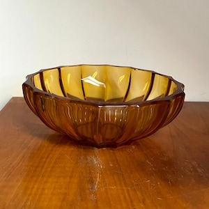 Art. 442 - Amber glass bowl - Elegant heavyweight with wavy design