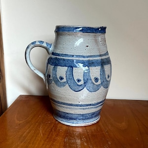 Art. 463 - Vintage water- en sapkan met zoutglazuur in grijsbruin