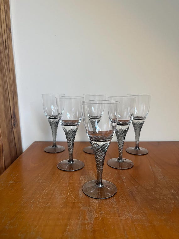 Art. 1029 - Edle Rauchglas-Schnapsgläser – Set aus 6 Gläsern mit gedrehtem Stiel