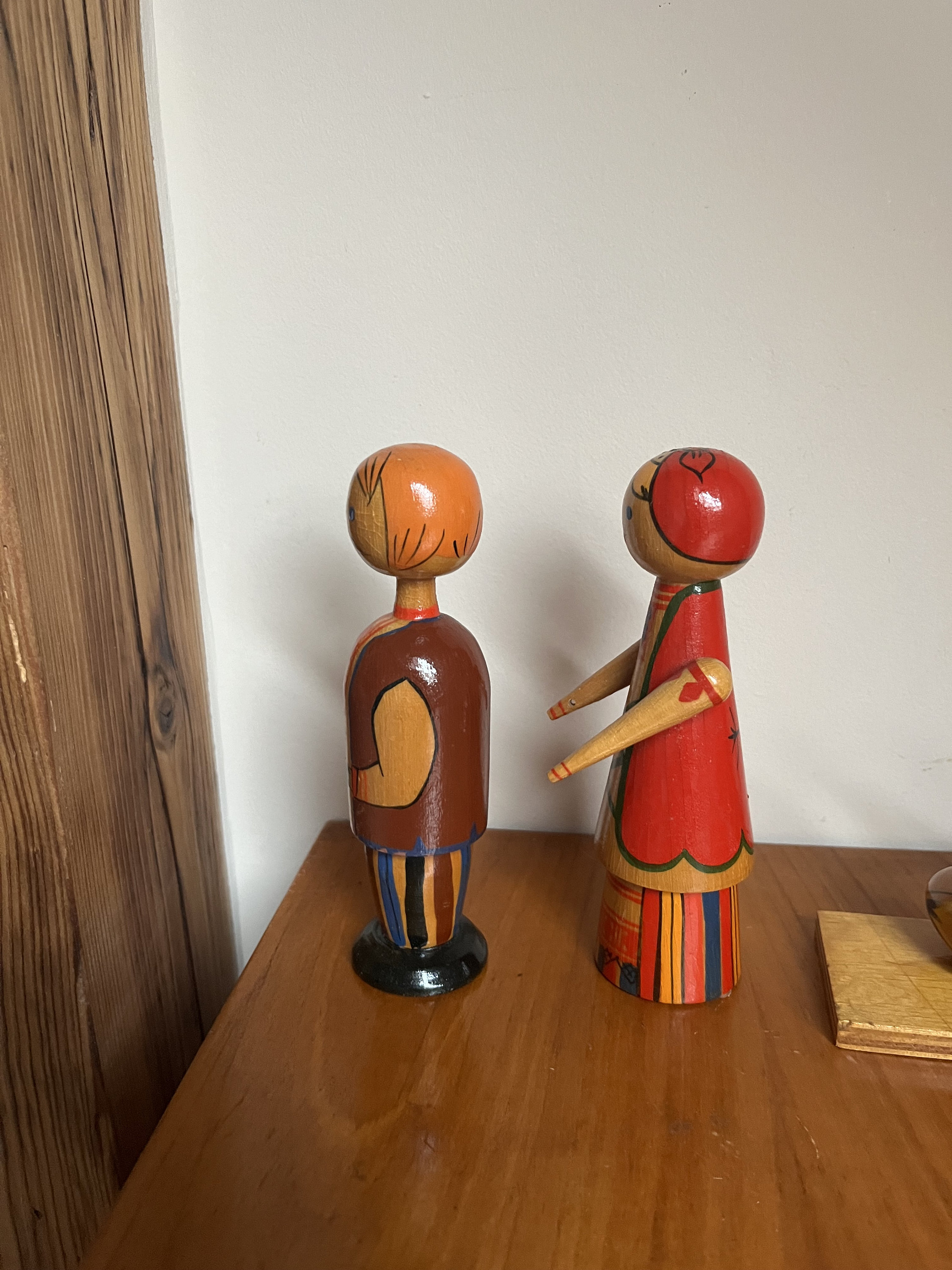 Holzfiguren: Bauernpaar und Bäuerin mit Gänsen Art. 561 - Etsy.de