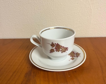 Art. 1334 - Vintage Henneberg porseleinen mokkakopje Helena GDR roodgoud met bloemenpatroon en gouden rand