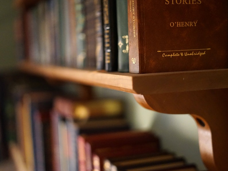 Detail shot of shelf corner in a different setting.