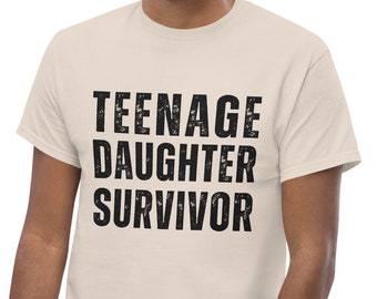 Camiseta clásica para hombre, sobreviviente de hija adolescente, papá divertido, padrastro divertido