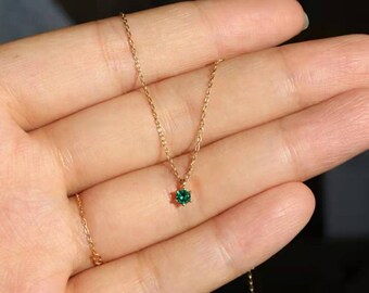 Natural Emerald CZ Chakra Healling Gold Plated Pendant For Women Handmade Round Shape Design Necklace Natural Emerald CZ Chakra Healling Gold Plated Pendant For Women Handmade Round Shape Design Necklace