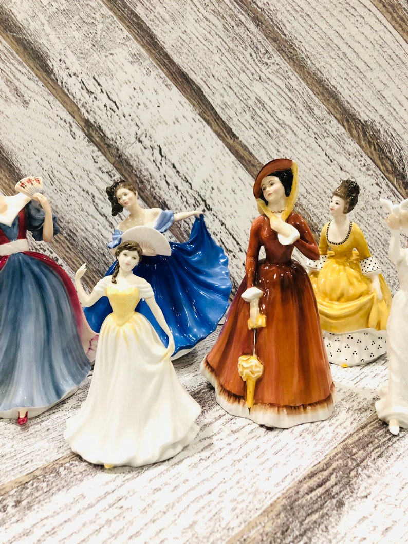 ROYAL DOULTON Figurines Made in England Figure of the Year Classics