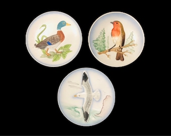 Goebel Wildlife Collector Plate: Handpainted Bird Plate, Rodental West Germany