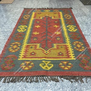 Handwoven Wool Jute Kilim Rug: Traditional Indian Dhurrie