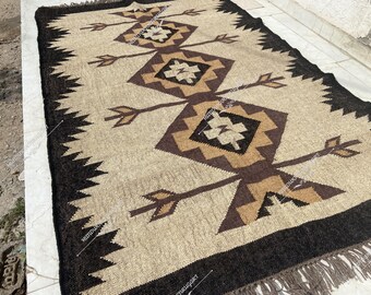 Handwoven Kilim Jute Rug: Traditional Indian Dhurrie Area Rug