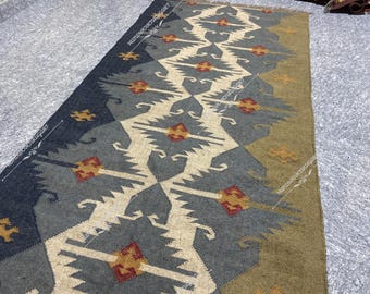 Handwoven Wool Jute Runner Rug: Geometric Kilim Design