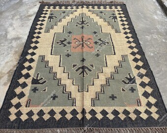 Handwoven Wool Jute Kilim Rug: Green & White Flatweave
