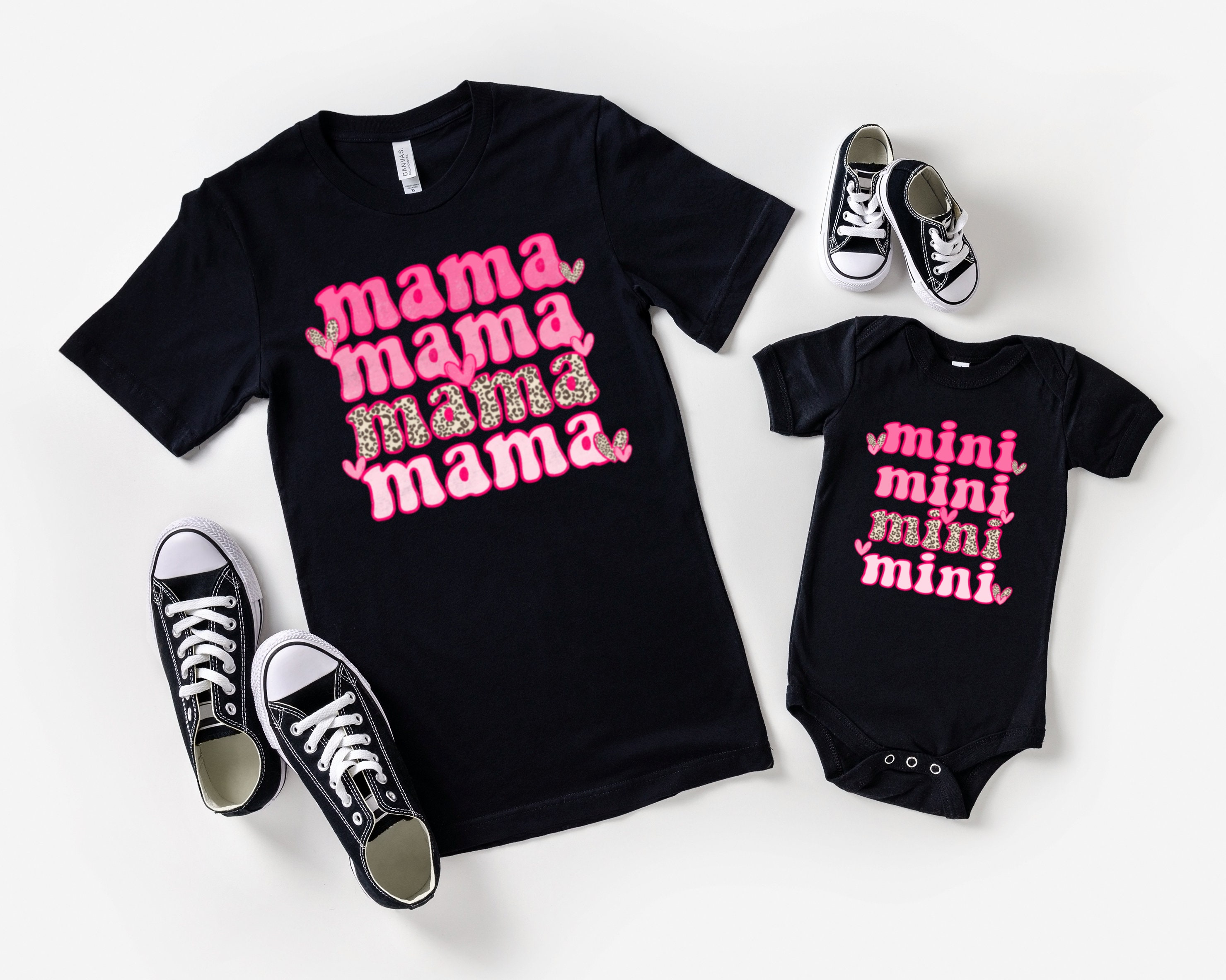 【threetimes】Pink DNA tee Tシャツ Onitsuka Tiger KIDS GRAPHIC TEE LIGHT PINK 2184A262
