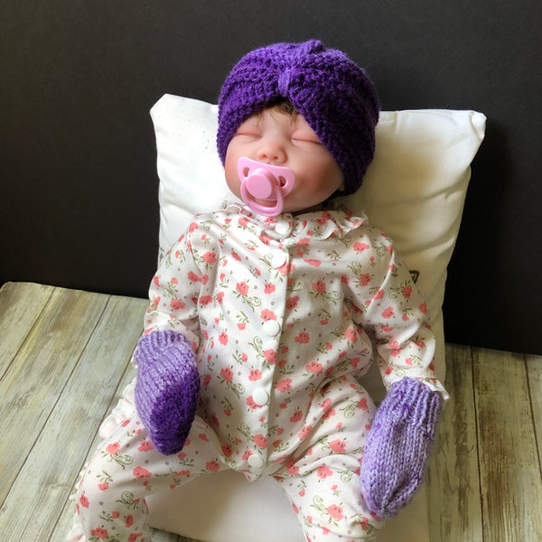 Purple baby shower gift, Knitted gloves for baby, Pregnant besties, Expecting mom gift, Newborn girl Coming home outfit, winter baby clothes