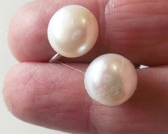 A Timeless Addition To Any Jewelry Collection, White Akoya Seawater Pearl Ring, Modern Minimalist Ring, Gatsby Accessories, Pearl Drops
