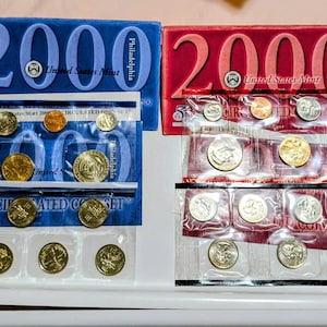 2000 U.S. Mint Uncirculated Coin Set P & D Complete Original Mint Set