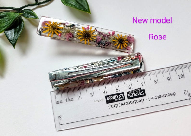 Hårspänne tillverkat med en riktig naturlig blomma, hårspänne i harts, handgjort, hårspänne för torkade blommor, håraccessoar, bröllop 1 pince rose