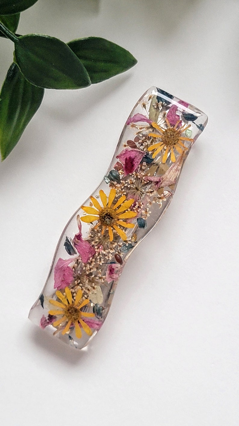 Real natural flower hair clip, Handmade flower hair barrette, resin hair clip, fashion hair accessory, gift for women, wedding hair clip Longue vague