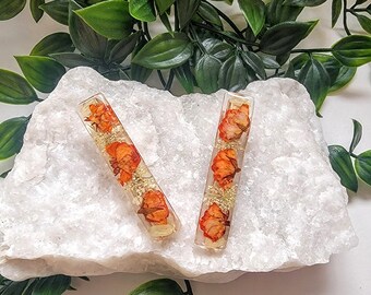 Sets of 2 handmade hair clips in real natural dried flowers, resin hair clip, hair accessories, aligator hair clip, pressed flower hair clip