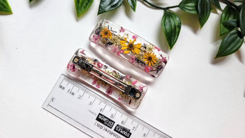 Hårspänne tillverkat med en riktig naturlig blomma, hårspänne i harts, handgjort, hårspänne för torkade blommor, håraccessoar, bröllop 1 moyenne rectangle