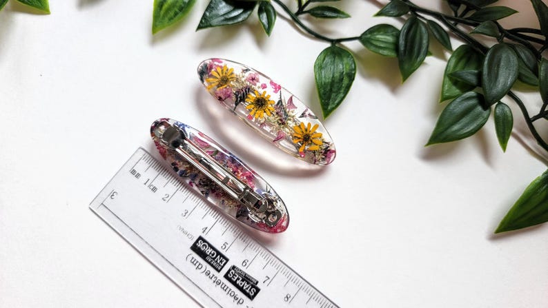 Hårspänne tillverkat med en riktig naturlig blomma, hårspänne i harts, handgjort, hårspänne för torkade blommor, håraccessoar, bröllop 1 moyenne ovale