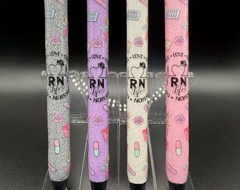Nurse Life RN epoxygelpen - Patience Love Courage Cafeïne Compassion - Navulbare glitterpen - Afstuderen student verpleegkunde