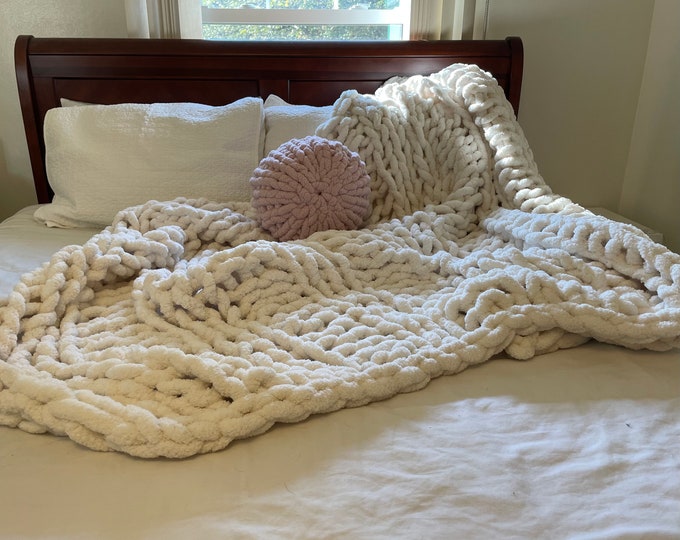 Chunky Knit Blanket - Chenille Yarn - Throw Blanket - Housewarming Gift - Handmade