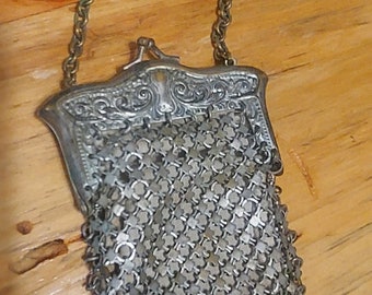 vintage miniature flapper style metal mesh coin purse with kiss lock