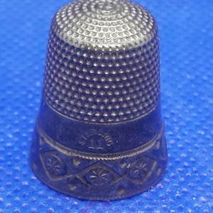 Vintage Simon Brother sterling silver thimble wagon wheel pattern