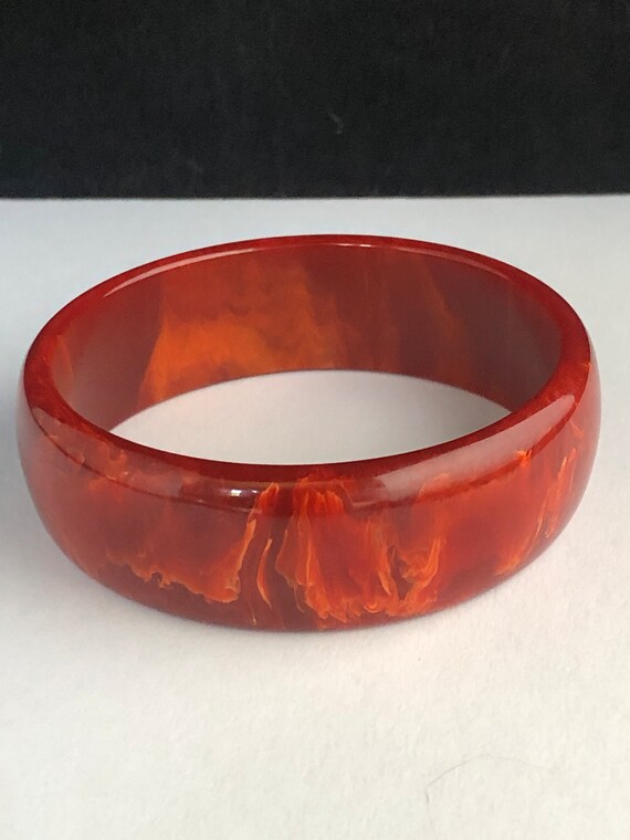 Red Bakelite Bangle Bracelet, Vintage Marbled Dee… - image 3