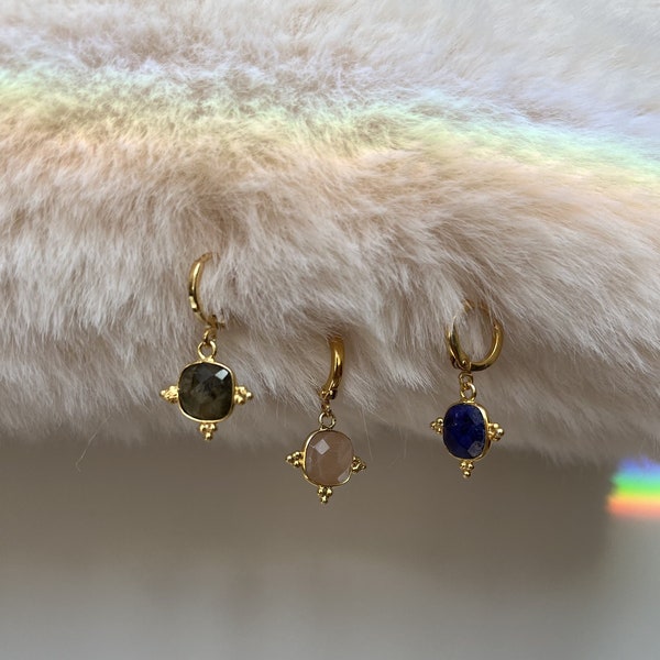 Penelope buckles, mini gold-plated creoles, stone pendant, quartz, smoky quartz, lapis lazuli, elegant