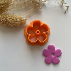Spring flower cookie cutter / Polymer clay cookie cutter / Clay cutter / Clay cutter / Fimo cookie cutter / Polymer clay cutter