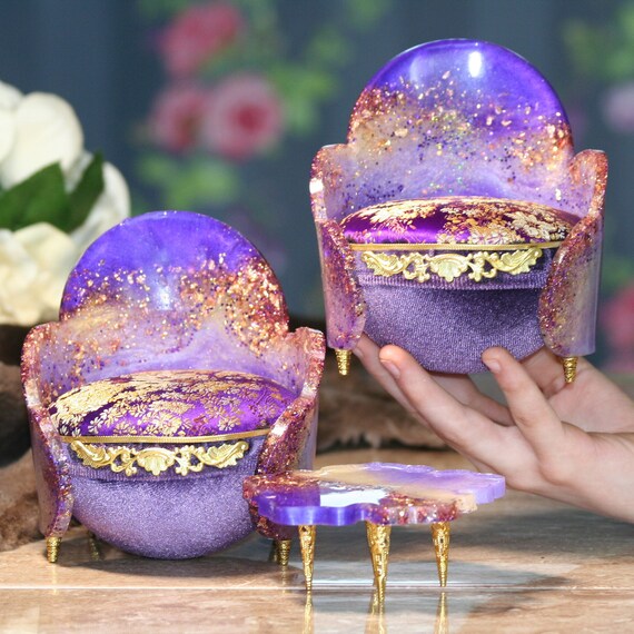 Sedie In Miniatura Viola Per Casa Delle Bambole – Set Di 2 Poltrone A Uovo Scala 1:6, Mobili In Plastica Con Gambe In Metallo, Accessori Fai Da Te Per Diorami E Collezionisti