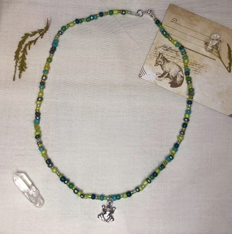 Frog beaded necklace choker // green froggy goblincore cottagecore forest goblin core fairy grunge fairycore image 1