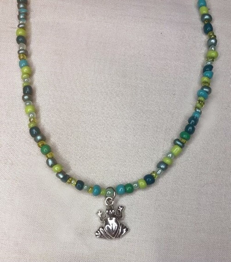 Frog beaded necklace choker // green froggy goblincore cottagecore forest goblin core fairy grunge fairycore image 3