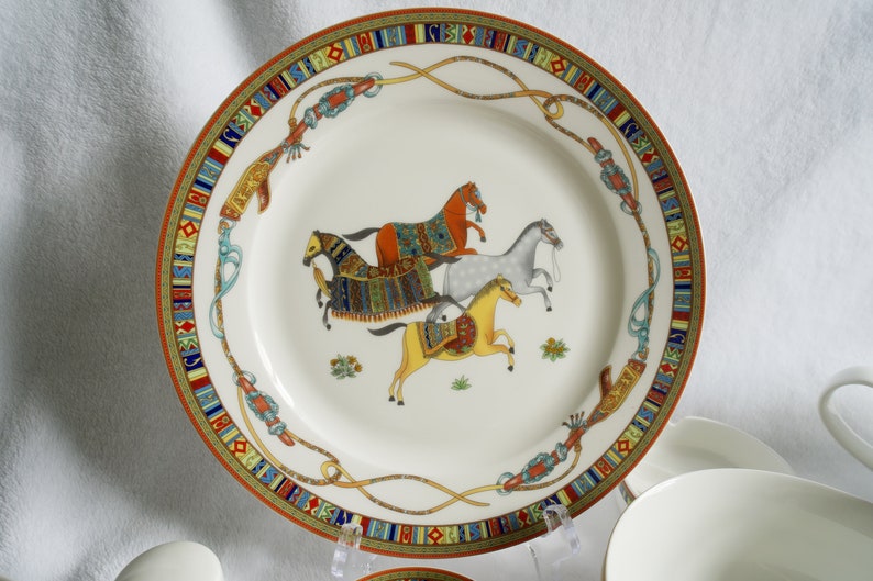 Vintage Bone China Dinnerware Set, Made in China jingdezhen Porcelain