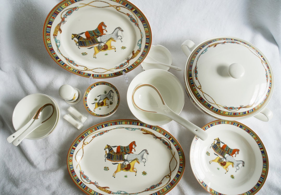 Vintage Bone China Dinnerware Set, Made in China jingdezhen Porcelain